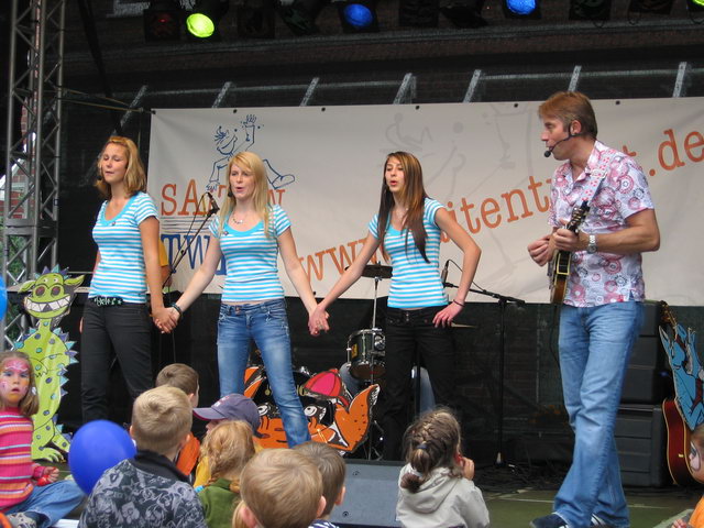 gal/2007/2007 Ruettenscheider Kinderfest/2007 Saitentwist Ruettenscheider Kinderfest 1.9. 356.jpg